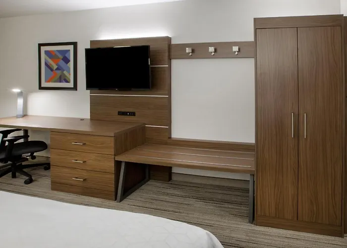 Holiday Inn Express & Suites - Milan - Sandusky Area By Ihg