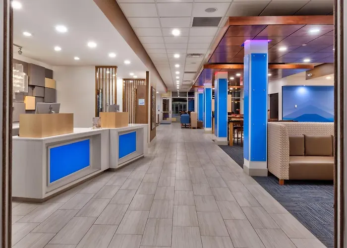 Holiday Inn Express & Suites - Milan - Sandusky Area By Ihg