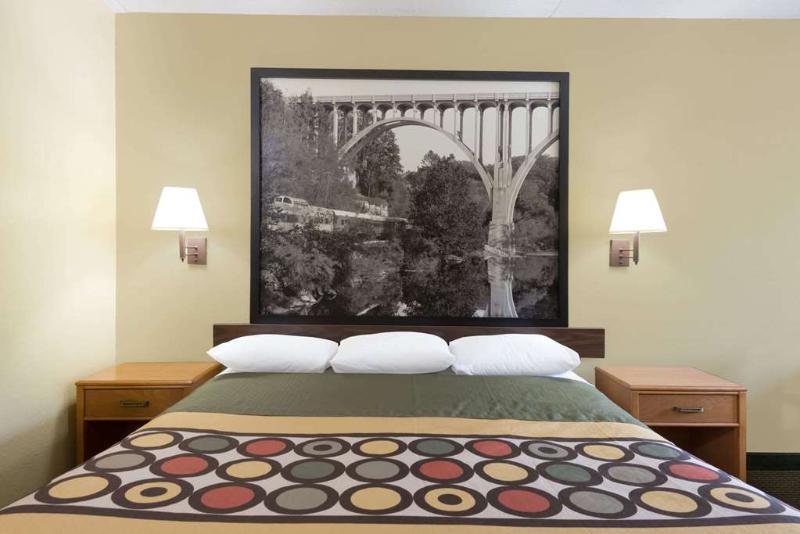 Hotel Express & - - Sandusky Area By Ihg