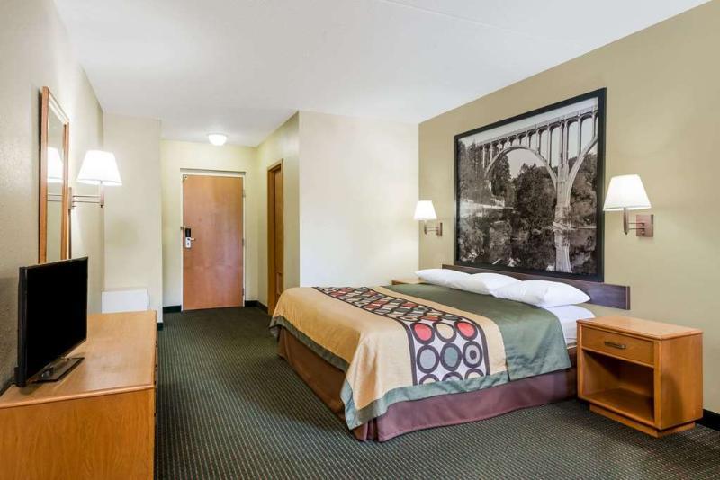 Express & - - Sandusky Area By Ihg Milan