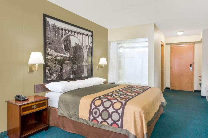 Express & - - Sandusky Area By Ihg Hotel