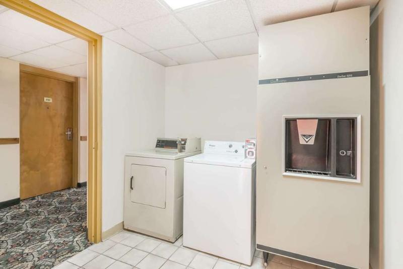 Hotel Express & - - Sandusky Area By Ihg