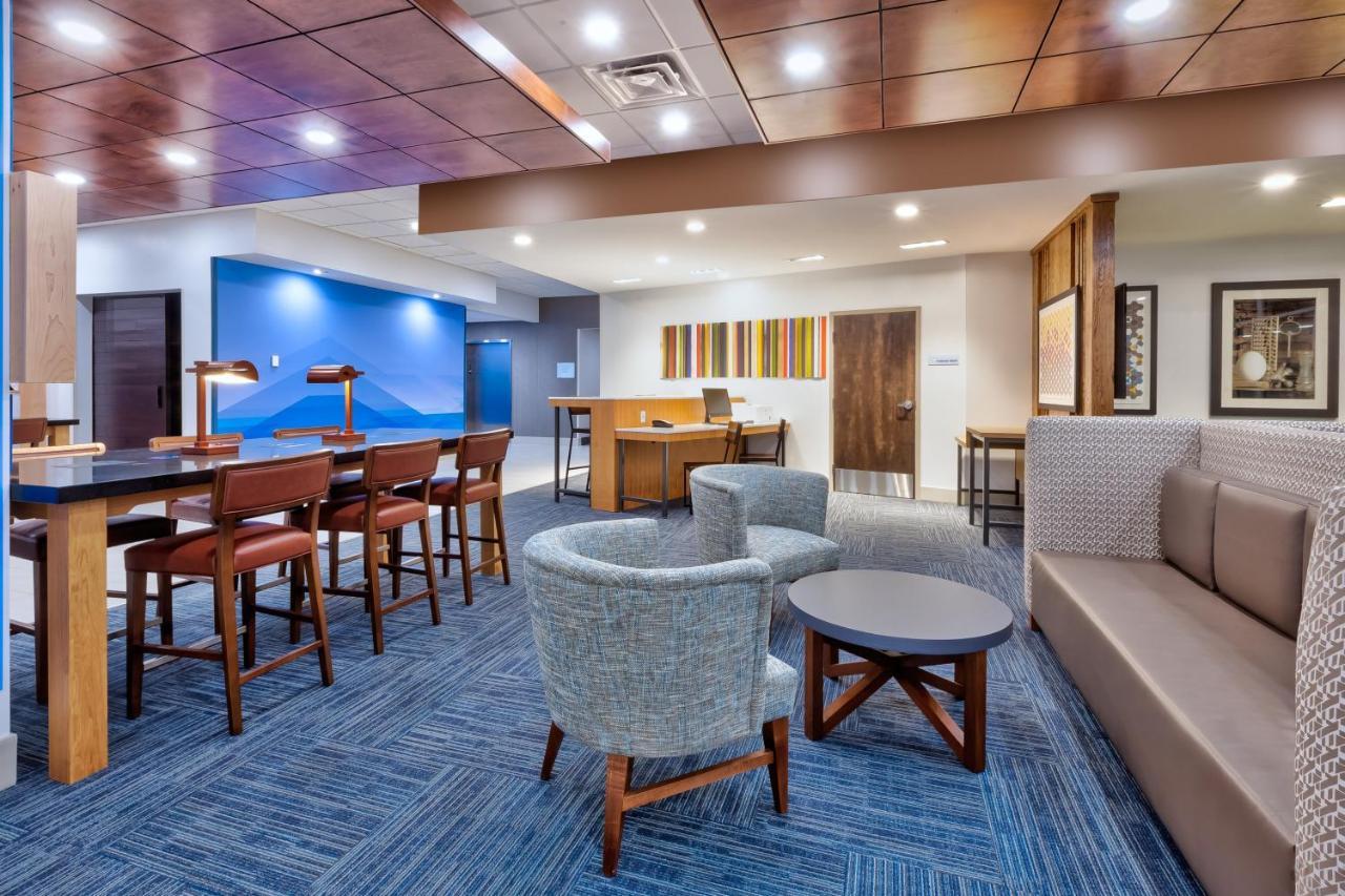 Hotel Express & - - Sandusky Area By Ihg Milan